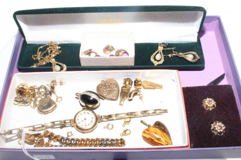 Small collection of jewellery, costume and gold wristwatch and locket.