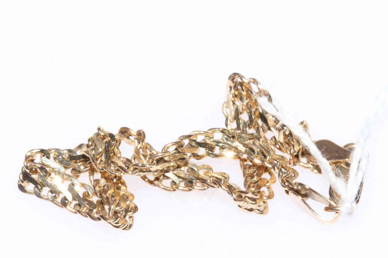 9 carat gold twist flat link bracelet.