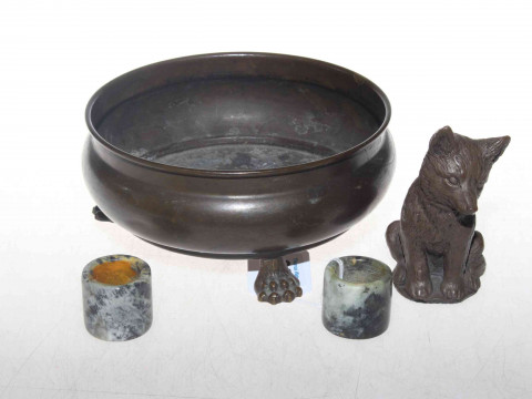 Bronze censor, two archers rings, and fox (4).
