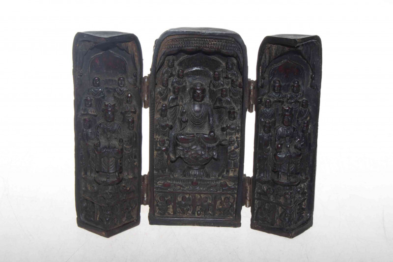 Buddha box, hinged to reveal figure interior, 16cm.