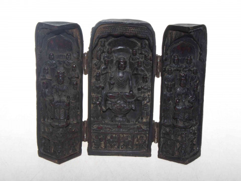 Buddha box, hinged to reveal figure interior, 16cm.