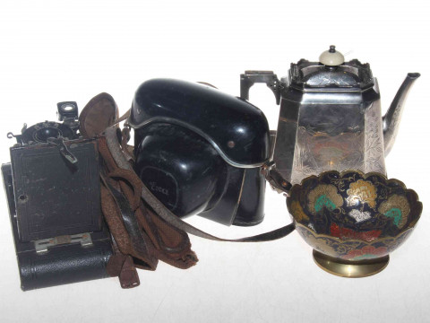 Two cameras, EP teapot and metal bowl (4).