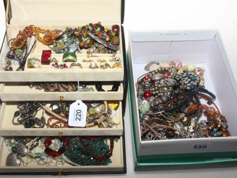 Jewellery case and box of jewellery.