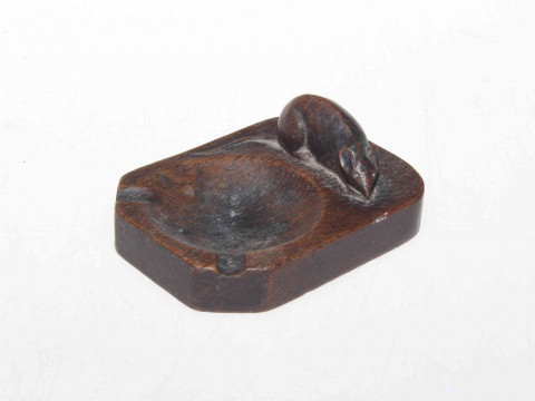 Robert Thompson 'Mouseman' ashtray, 10cm.