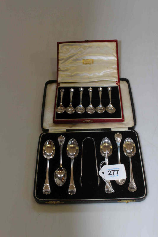 Cased set of silver dog tooth handled teaspoons and tongs, London 1899, and case of silver coffee spoons (2).