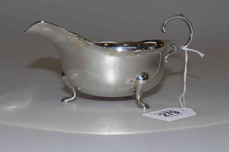 Silver sauce boat, Birmingham 1936.