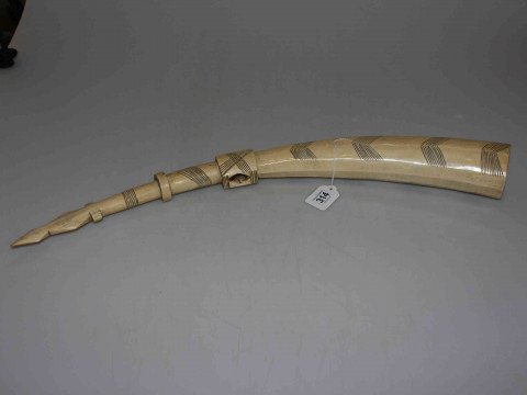 Early 19th Century Africa ivory Oliphant, with incised chevron decoration,...