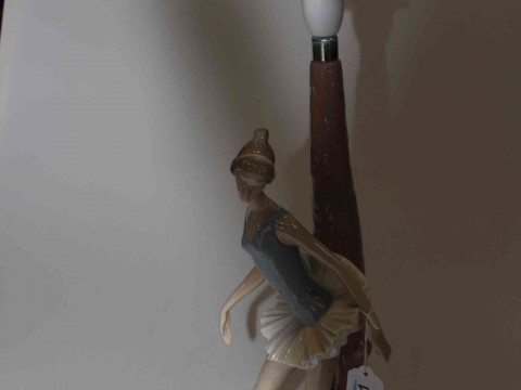 Nao Ballerina table lamp.