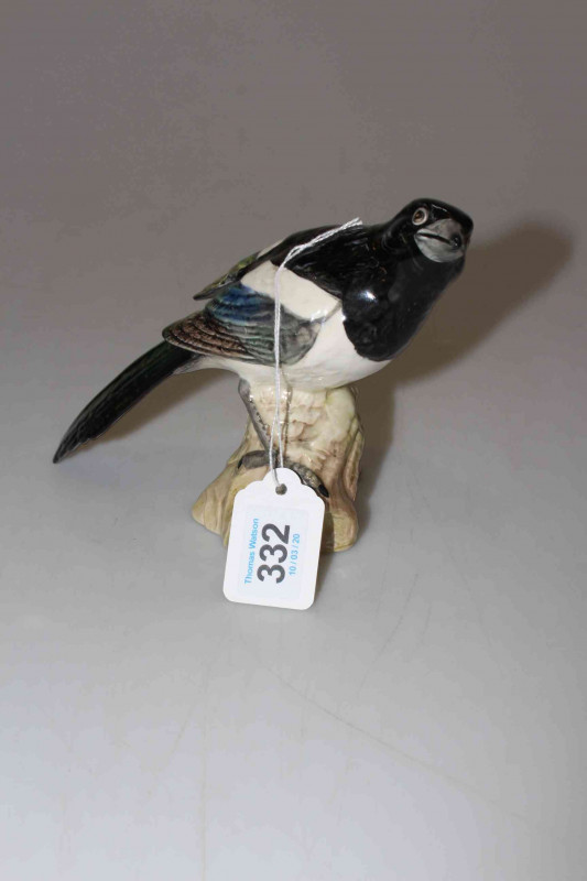 Beswick Magpie, no. 2305.