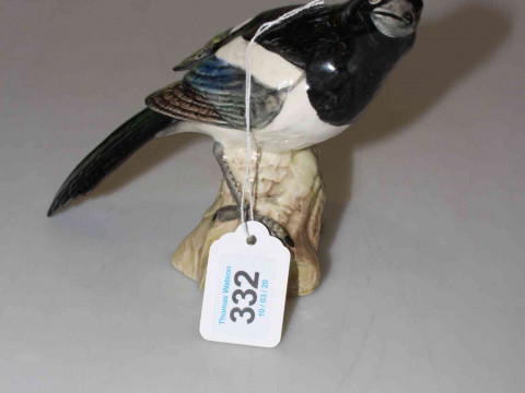 Beswick Magpie, no. 2305.