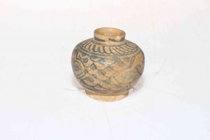 Small Chinese crackle glazed pot, 5cm.