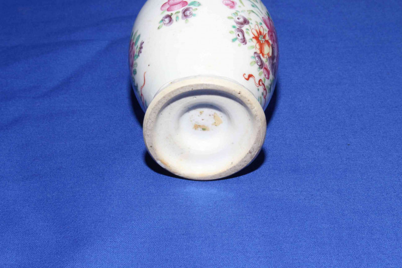 Chinese Chini Lung vase/tea canister, the body and cover painted with flowers and having scroll foot rim, 13.5cm.
