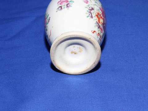 Chinese Chini Lung vase/tea canister, the body and cover painted with flowers and having scroll foot rim, 13.5cm. thumbnail