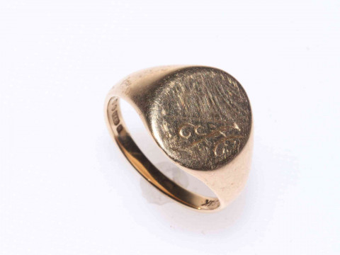 Two gents 9 carat gold rings.