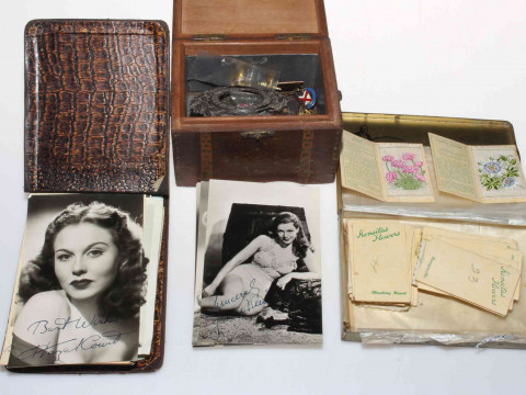 Kensita's cigarette cards in original tin, military badges, Butlins 1965...