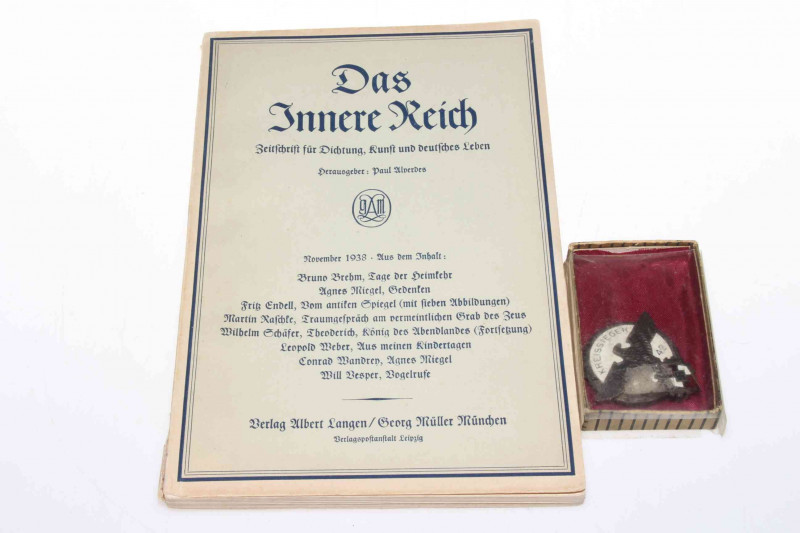 German militaire volume and KREISSIEGER 1942 badge (2).