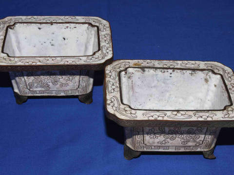 Pair of Chinese small enamel jardinieres, 8cm.