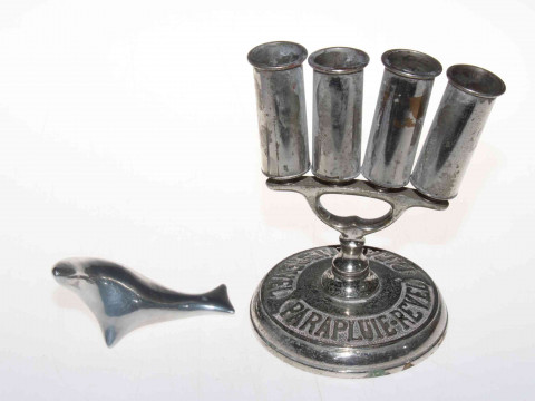 French umbrella stand and stylised dolphin sculpture, 11cm length.