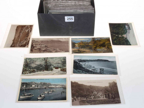 Collection of over one hundred postcards, mostly North East coastal topographical.