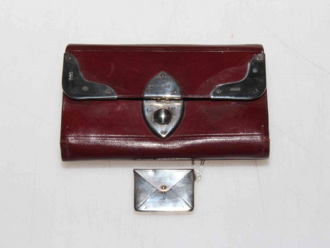 Victorian silver mounted red leather purse/aid-de-memoire, London 1889,...
