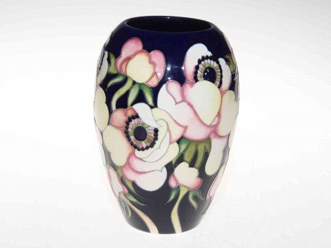 Moorcroft Ablush 102/7 vase, 20cm.