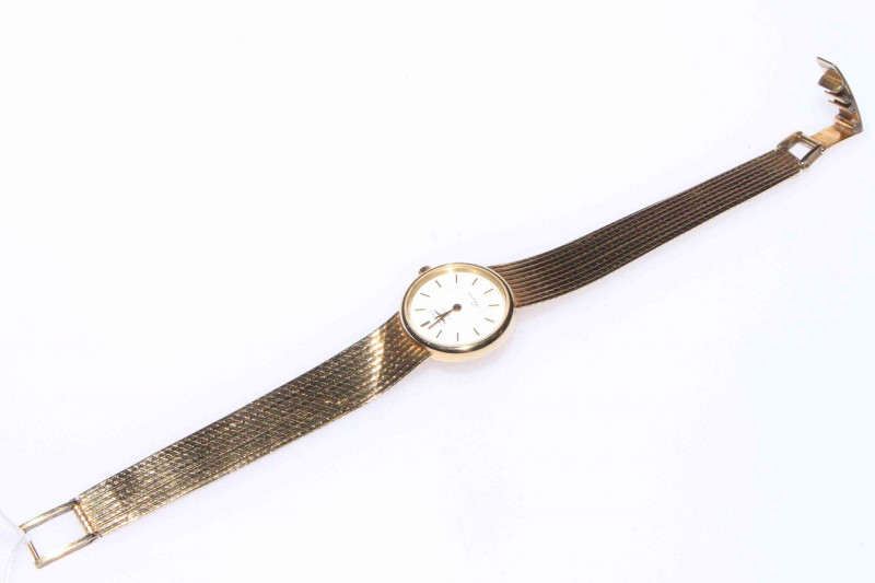 Longines 'Presence' ladies 9 carat gold bracelet watch, boxed.