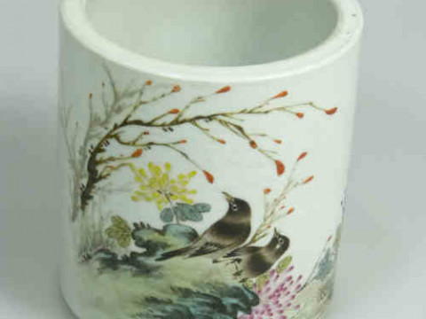Chinese Brush Pot, decorated with birds, 15cm high