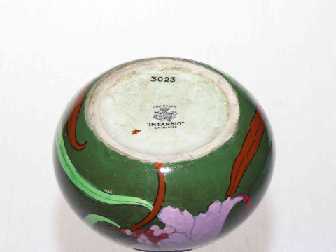 Foley Wilemans 'Intarsio' bottle neck vase decorated with floral design, 22cm high. thumbnail