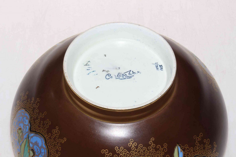 Carlton Ware bird and floral design bowl, 25cm diameter.