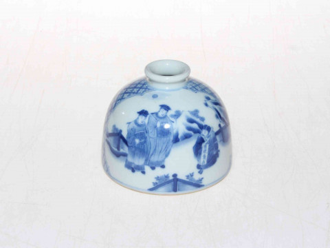Chinese blue and white brush washer, 10cm diameter. thumbnail