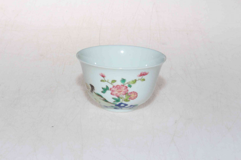 Chinese tea bowl painted with cockerel, hen and chicks, six character mark, 8.5cm diameter.