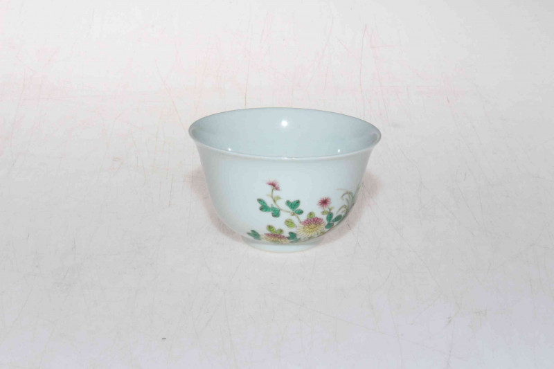 Chinese tea bowl painted with cockerel, hen and chicks, six character mark, 8.5cm diameter.