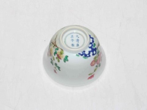 Chinese tea bowl painted with cockerel, hen and chicks, six character mark, 8.5cm diameter. thumbnail