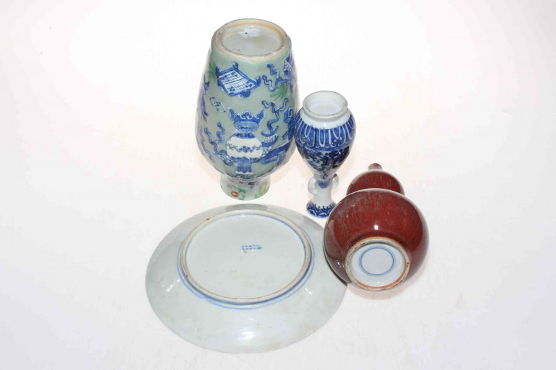Four pieces of Chinese ceramics including double gourd vase.