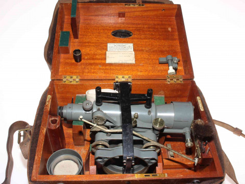 Cooke Troughton & Simms, York, engineers level, in original box.
