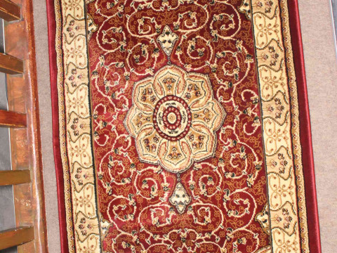 Wilton rug 1.83 by 0.91 and Heritage rug 1.40 by 0.80 (2). thumbnail
