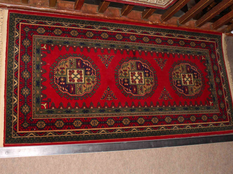 Wilton rug 1.83 by 0.91 and Heritage rug 1.40 by 0.80 (2). thumbnail
