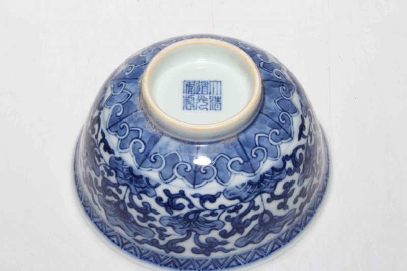 Chinese blue and white bowl, with overall profuse decoration, underglaze blue mark, 13.5cm.