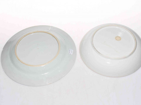 Antique Chinese blue and white plate, 23cm diameter, and blue and white dish (2). thumbnail