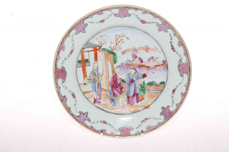 Chinese famille rose plate decorated with figures in exterior scene, 23cm diameter.