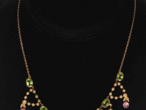 Peridot, seed pearl and pink stone elegant necklace in 9 carat gold.