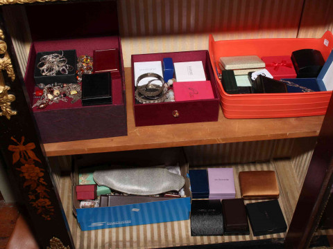 Good collection of silver and costume jewellery, a lot of silver pieces.