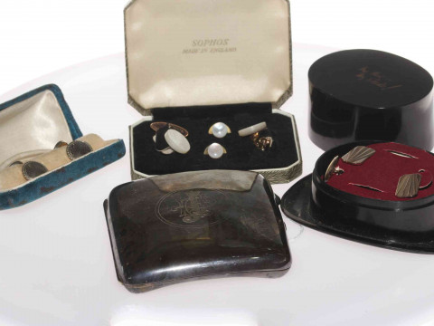 Silver cigarette case, collar studs and cufflinks and novelty top hat...