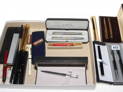 Collection of fountain and ballpoint pens, including boxed Parker.