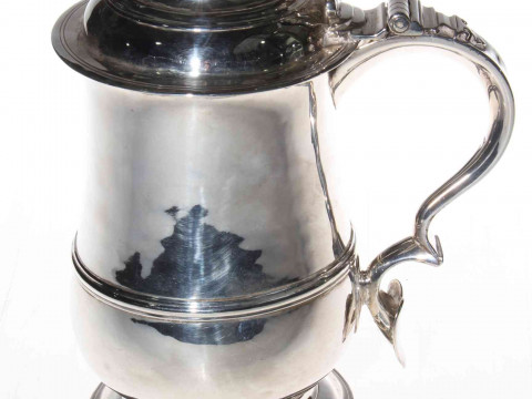 Good George III silver baluster covered tankard by John King, London 1772,...