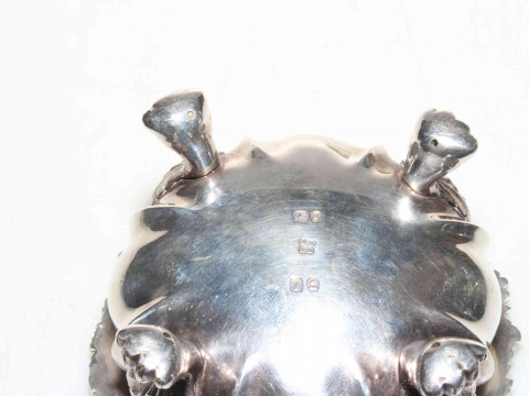 Pair Eames and Barnard silver table salts, having scroll border with gilt interiors and on chased paw feet, London 1826, 9.5cm diameter, together with pair Victorian silver Kings pattern spoons. thumbnail