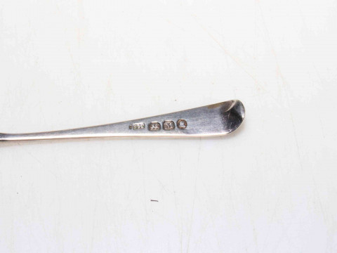 Set of six George III silver Old English pattern salt spoons, makers mark SH, London 1807. thumbnail