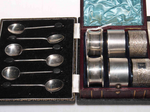 Case set of six silver coffee bean handle spoons, two pair of engine-turned...