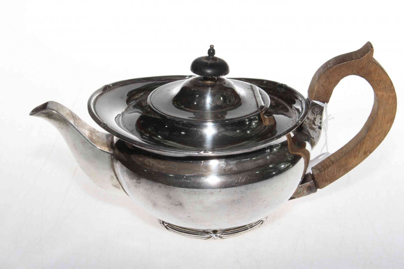 Silver teapot with reed and ribbon borders, Mappin & Webb, Sheffield 1919.