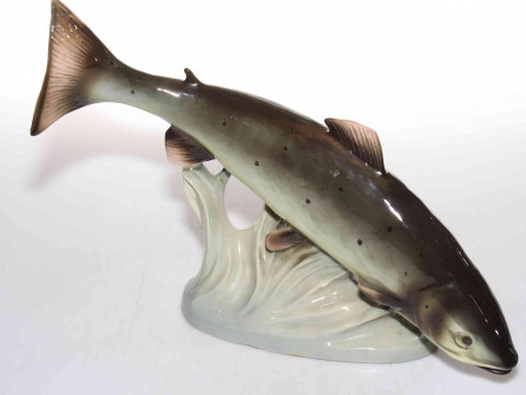Large Royal Dux fish, 36cm wide, 29cm high.